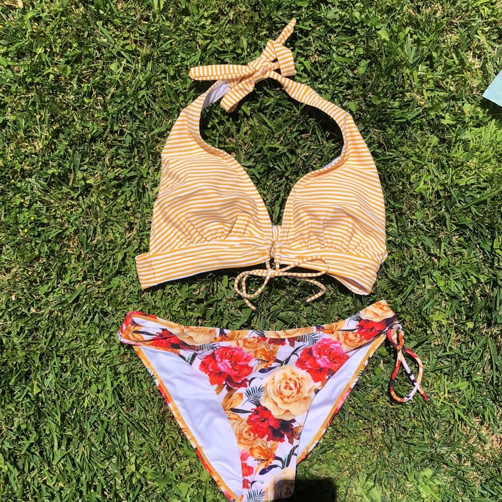 Cupshe Striped/Floral Bikini Set